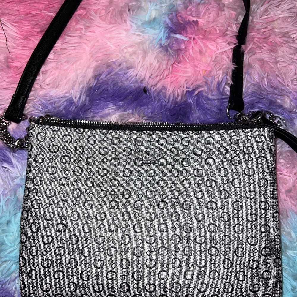GUESS women’s purse - Picture 1 of 10